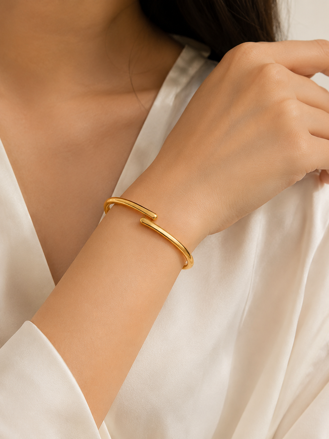 Luxe Amour Bangle