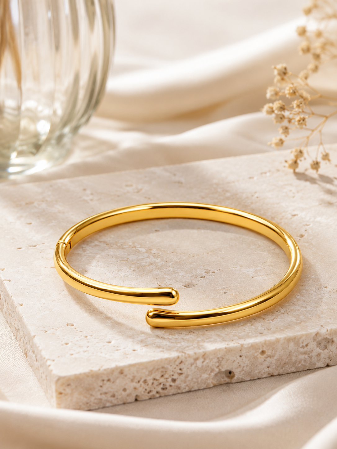 Luxe Amour Bangle