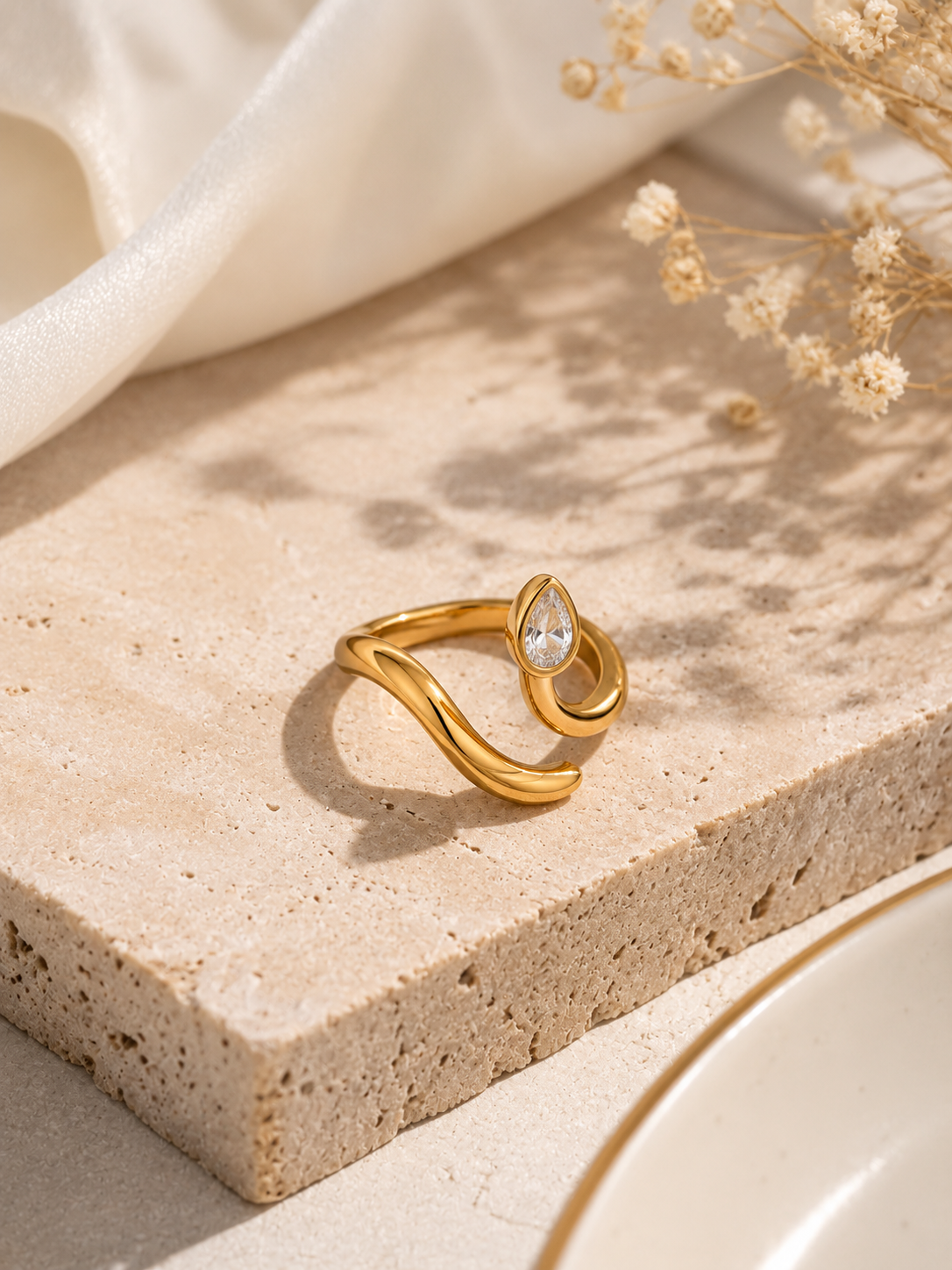 Serpentina Grace Ring