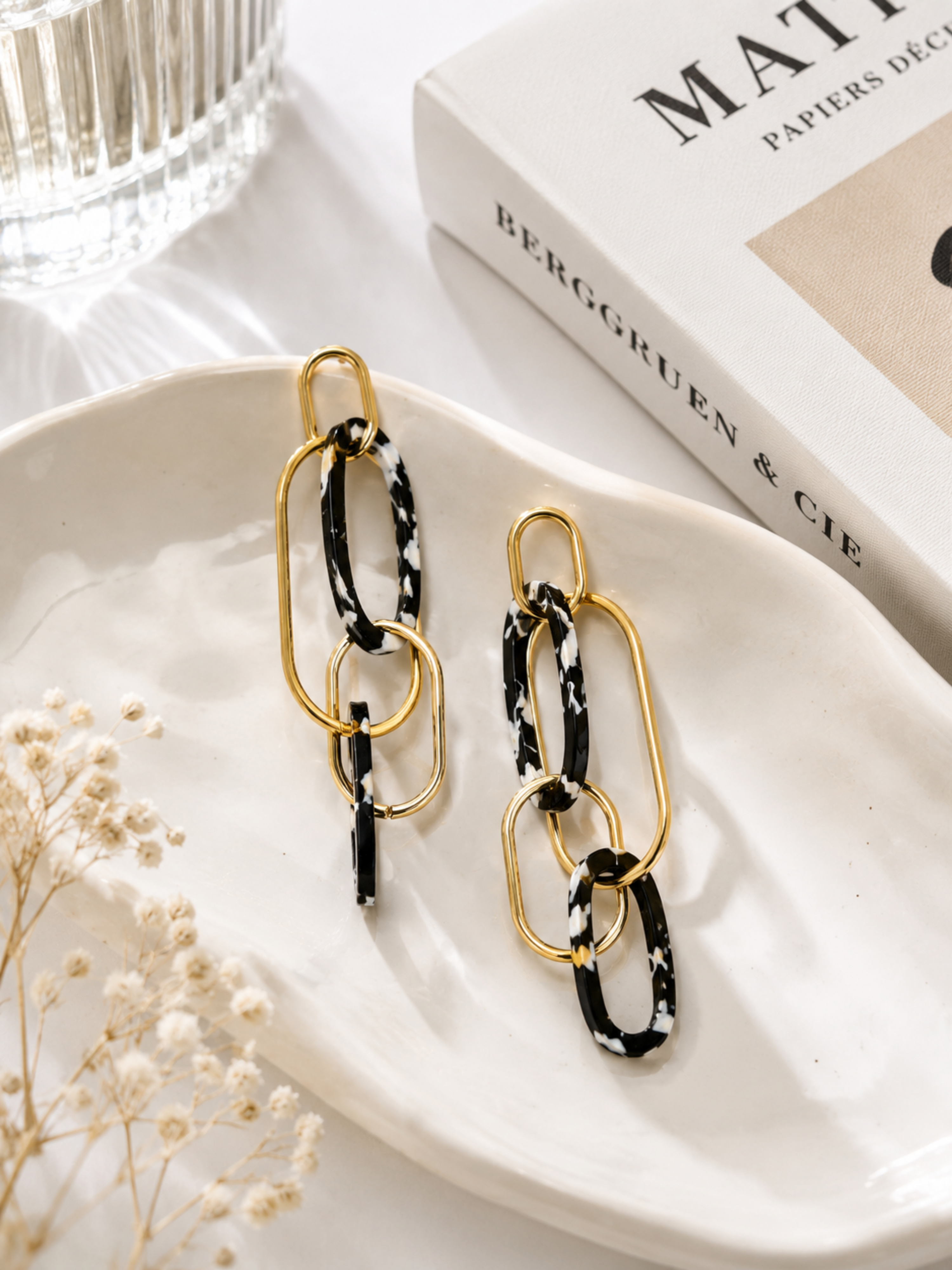 Monochrome Link Earrings