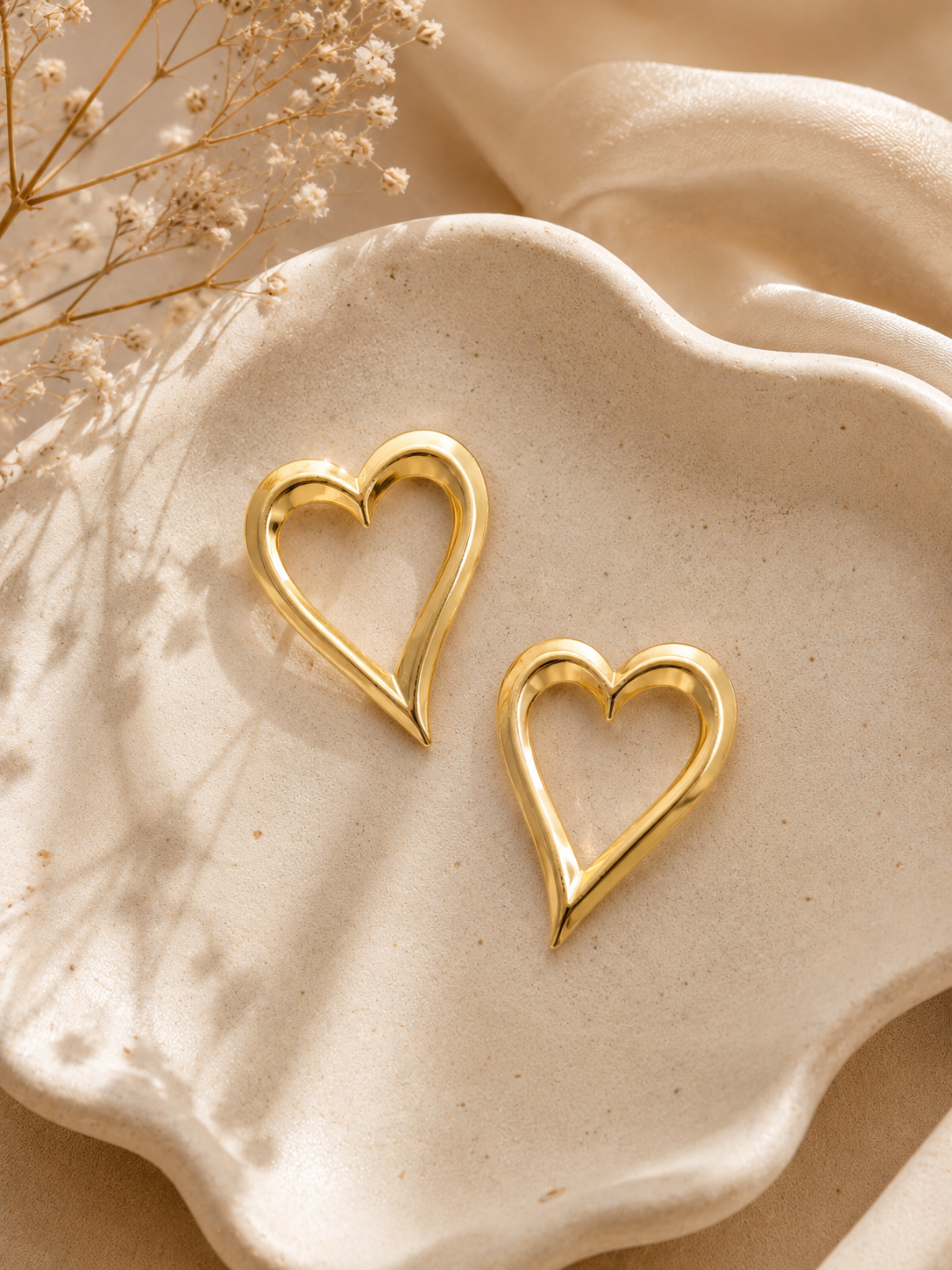 Soft Vow Heart Studs